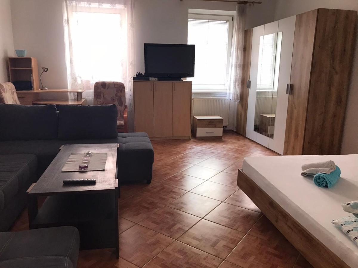 Dvacitka Apartment Ceske Budejovice Ngoại thất bức ảnh